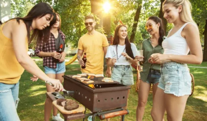Majówka covid koronawirus pandemia obostrzenia grill mandat