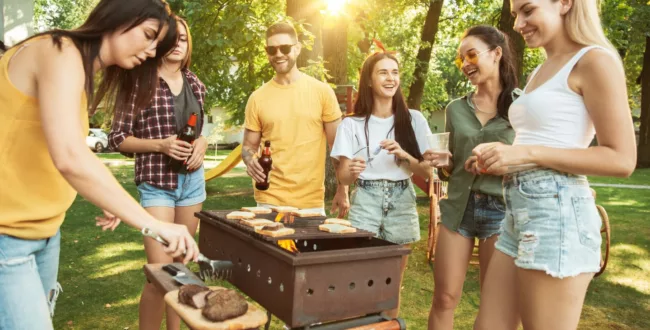 Majówka covid koronawirus pandemia obostrzenia grill mandat