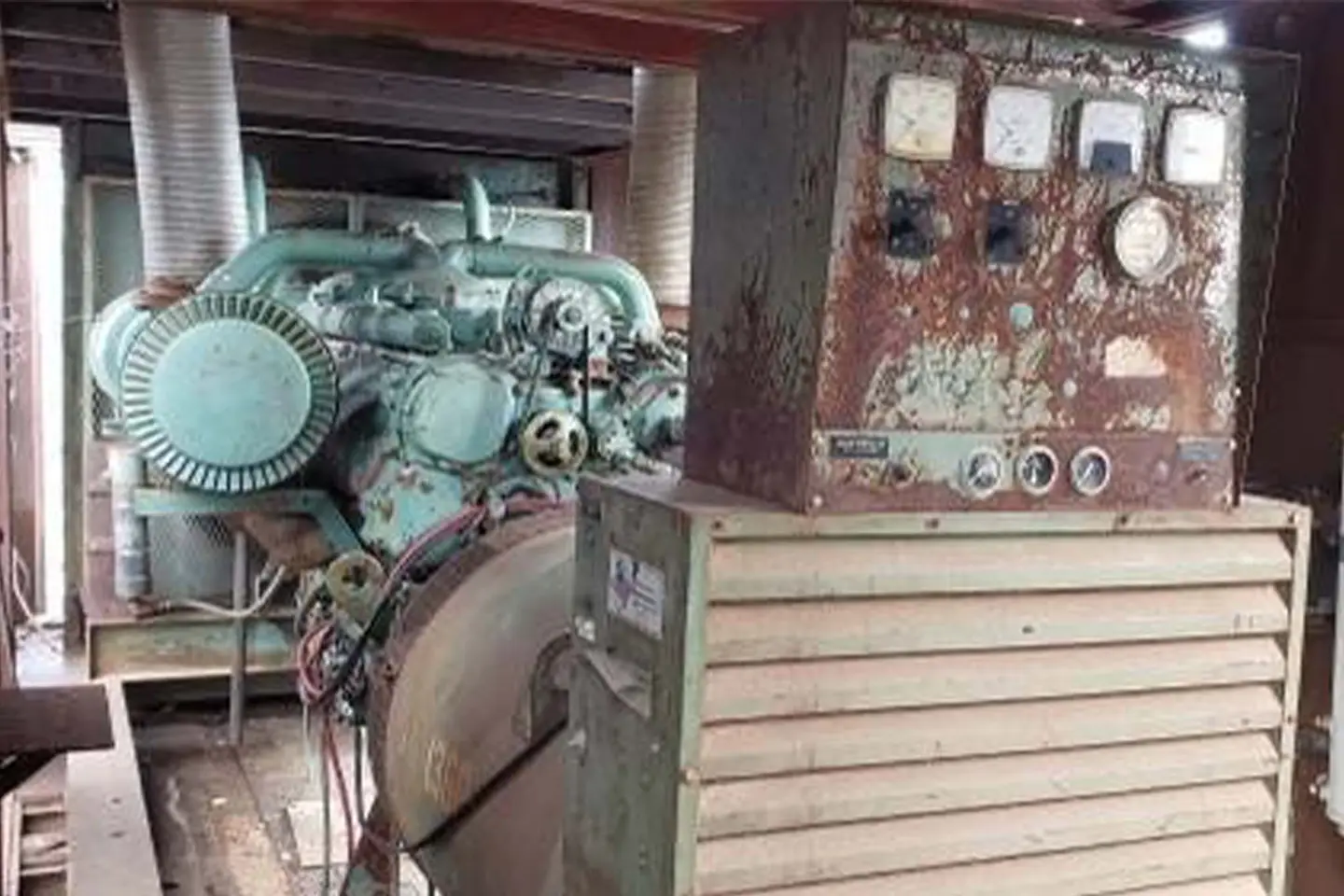 niezwykly-diesel-detroit