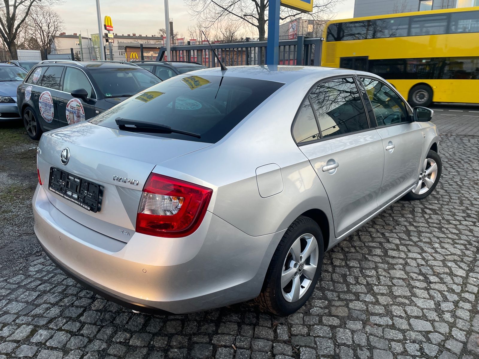 praktycznie-nowa-skoda-rapid