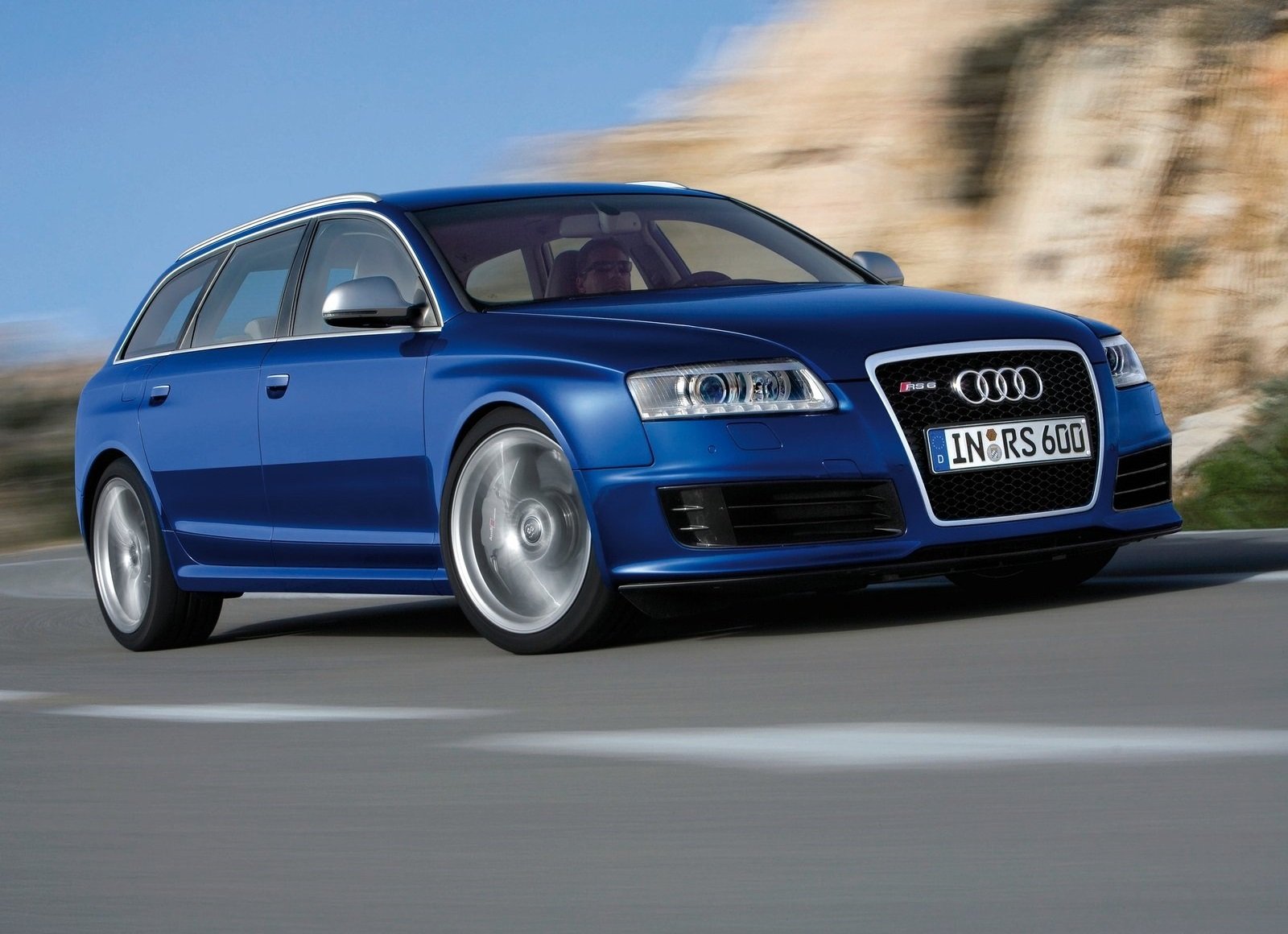 uzywane-kombi-audi-rs6