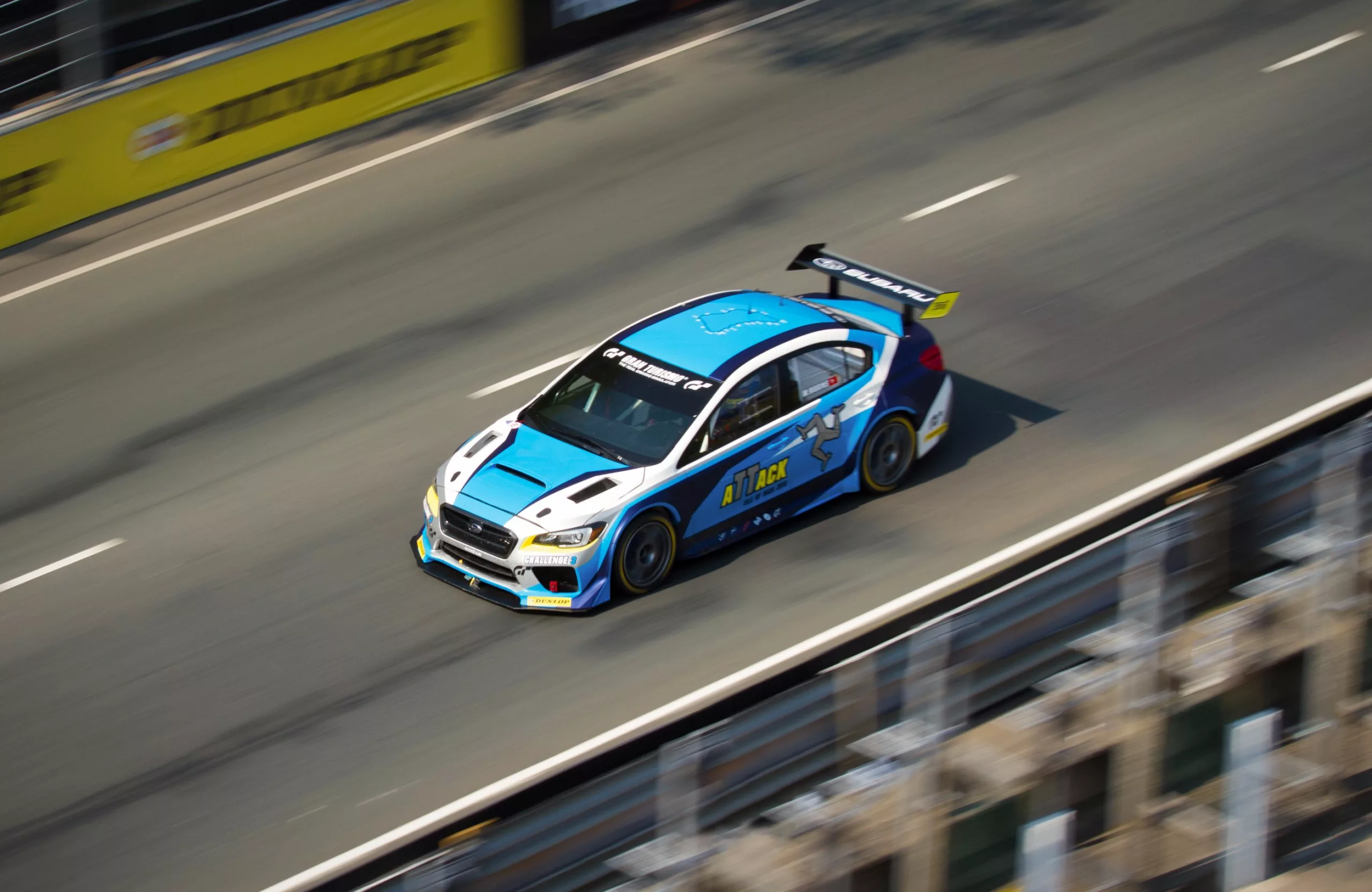 impreza wrx sti isle of man tt mark higgins jazda subaru wyspa