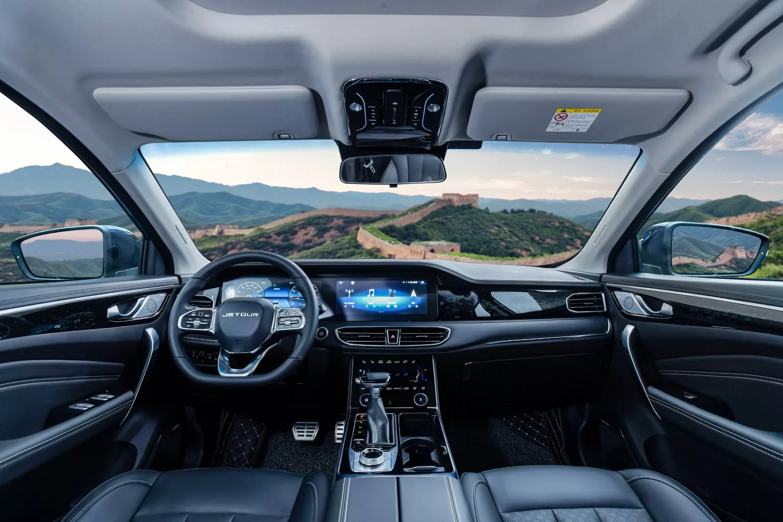 nowy-suv-jetour-wypas-jak-w-premium