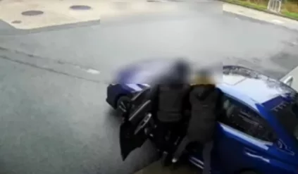 Dwóch „geniuszy” chciało ukraść Subaru WRX. Żaden nie potrafił obsługiwać manualnej skrzyni, a właściciel się przyglądał i nie wiedział o co chodzi – to była komedia