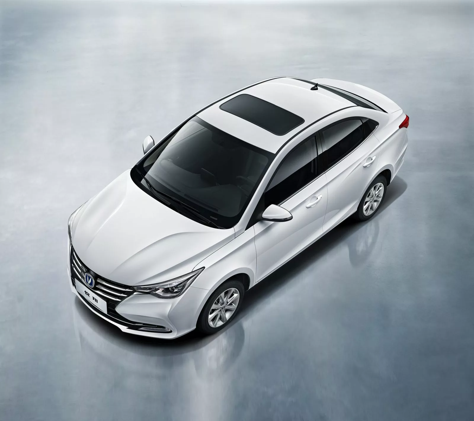 sedan-changan-za-32-tys