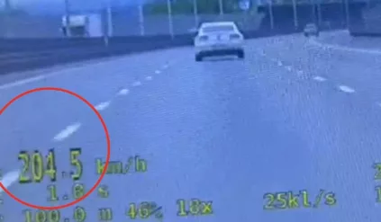 Pędził 204 km/h, bo „spieszył się z córką na basen…”. Tego mandatu nie zapomni do końca życia