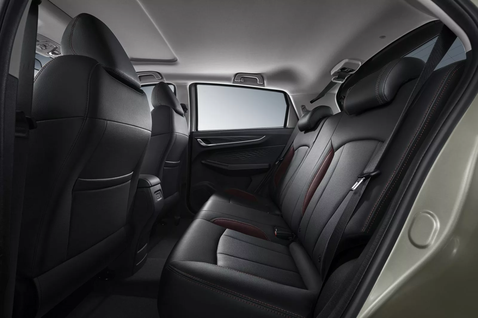 suv-geely-28-tys-zl
