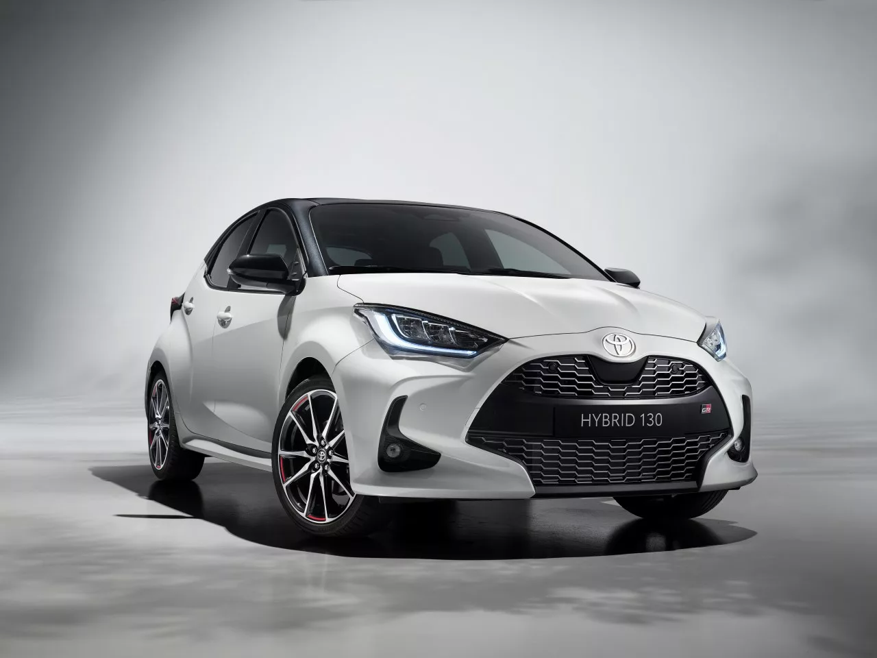 Toyota Yaris Hybrid 130