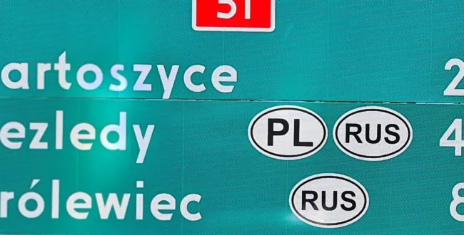 Pierwsze znaki drogowe z nazwą Królewiec już stoją. O co dokładnie chodzi?