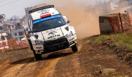 Kajetanowicz świetnie zaczyna. Dobry start Rajdu Safari