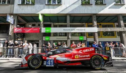 Kubica drugi raz drugi! Zobacz jak jechał po podium w Le Mans!