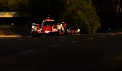 Kubica rozpoczął 24h Le Mans! Świetny start Polaka