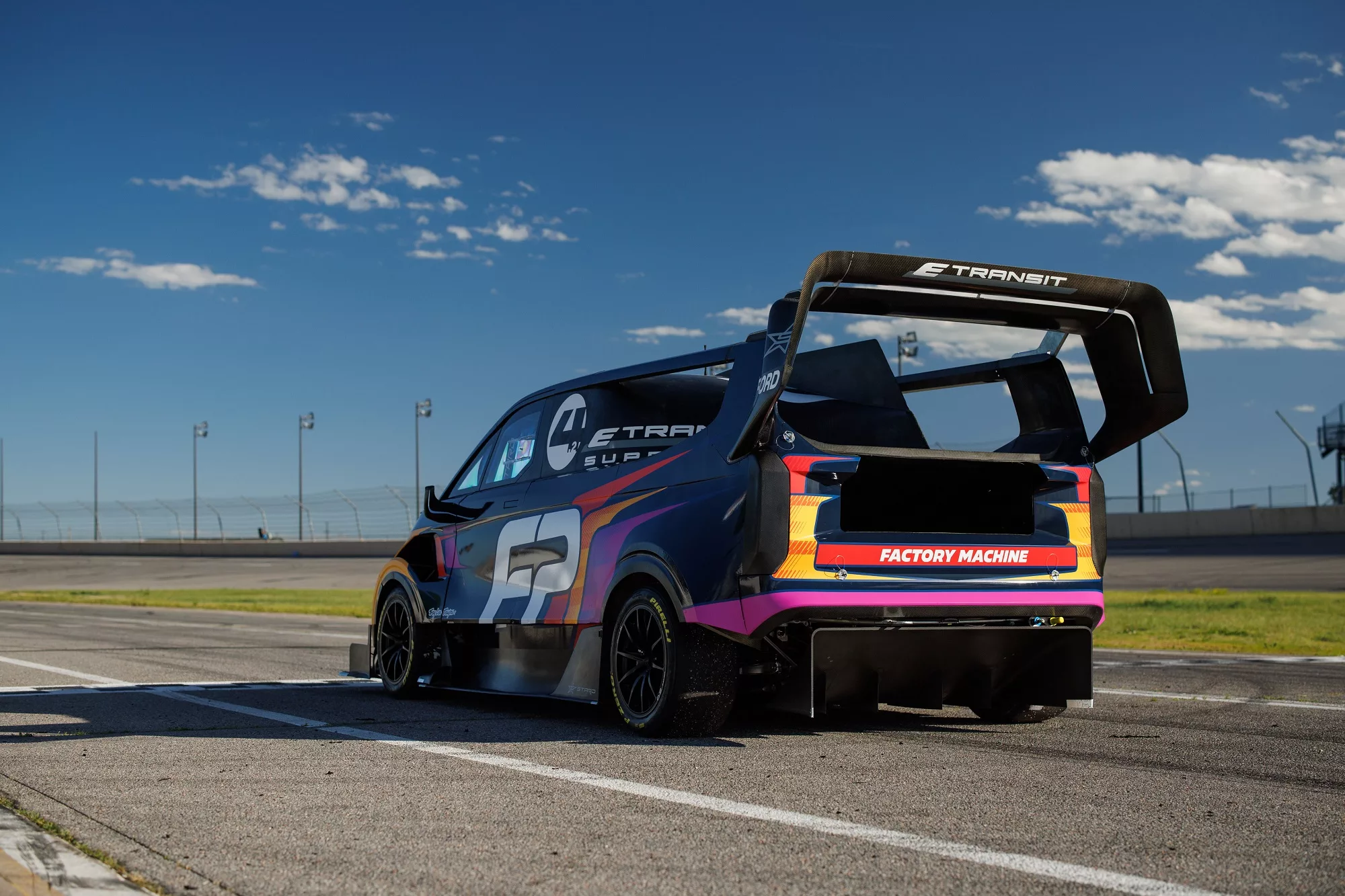 Ford SuperVan 4.2 / Pikes Peak 2023