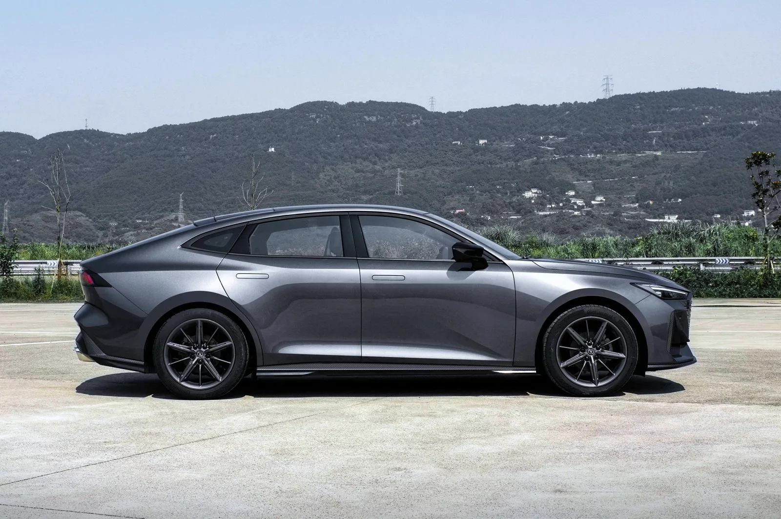 sedan-changan-vs-skoda