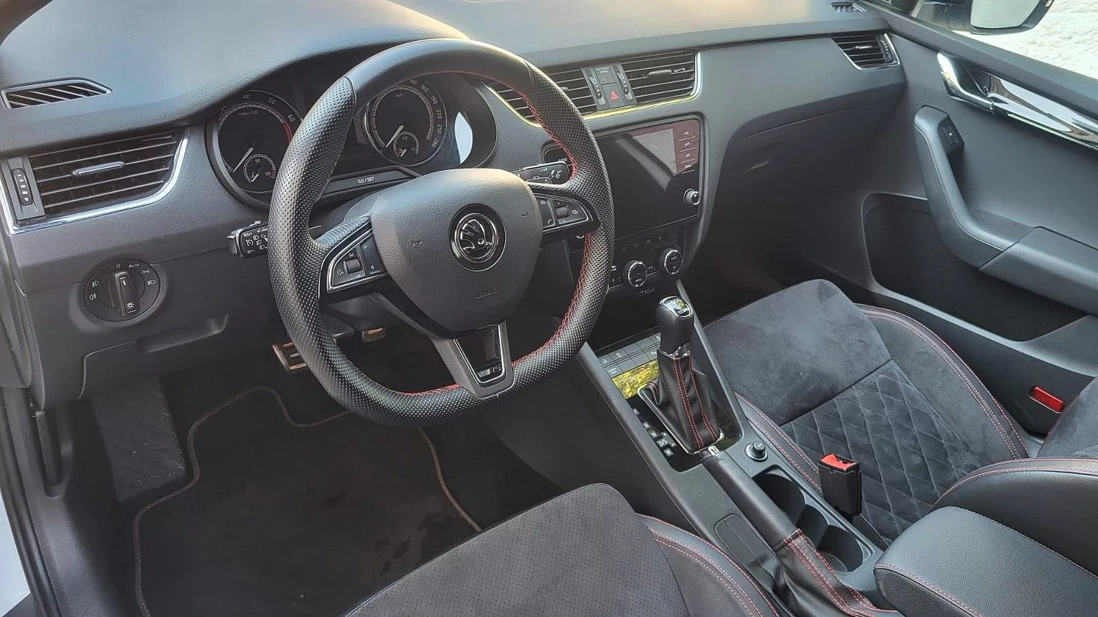 skoda-octavia-rs-417-km