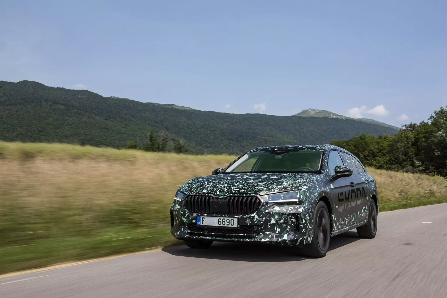 2024-Skoda-Superb-Preview-1-1536x1025