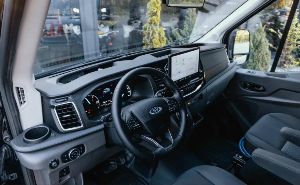 Ford E-Transit – Tak “osobowo” chyba jeszcze nigdy nie było