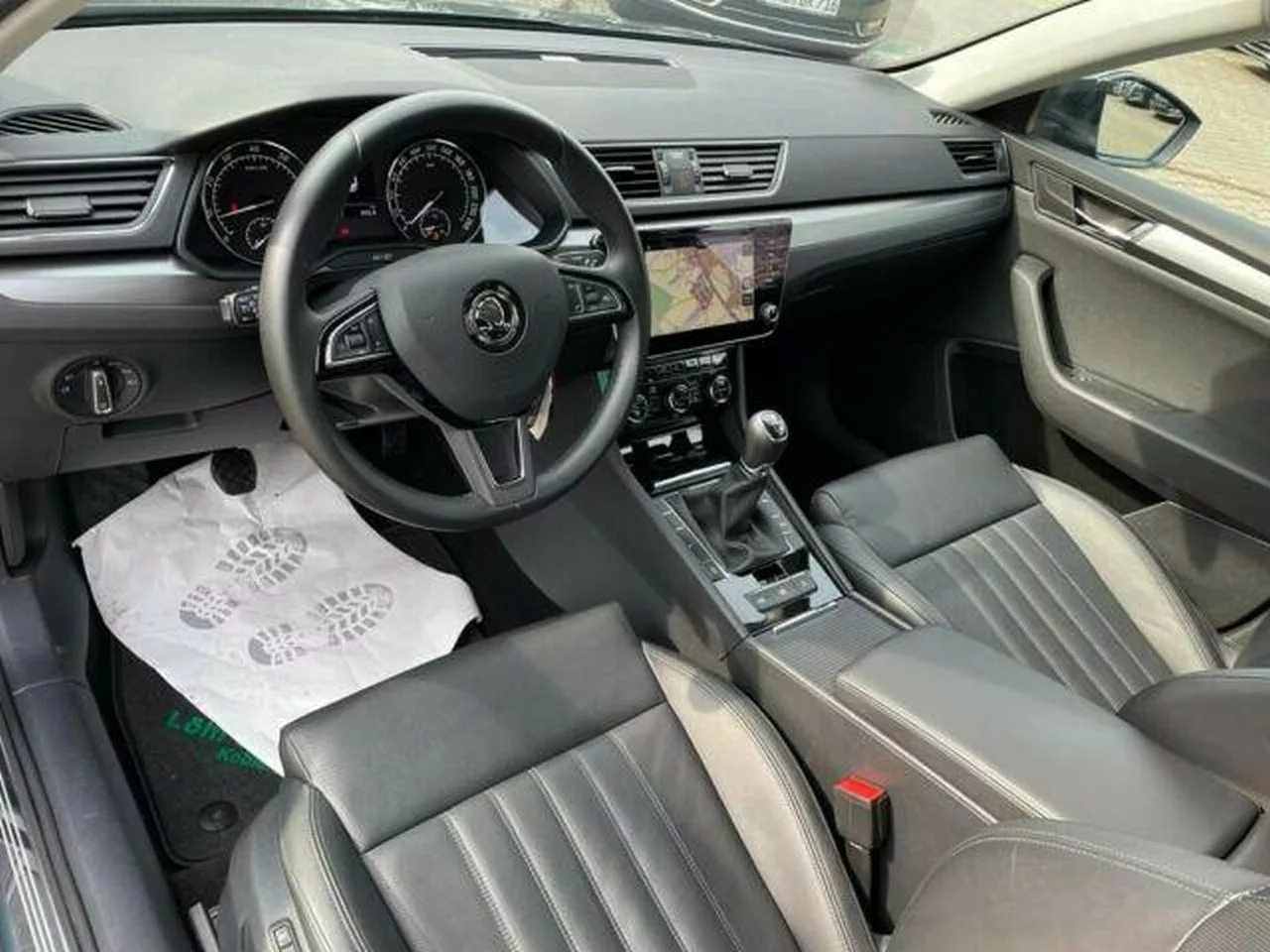 praktycznie-nowa-skoda-superb