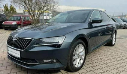 praktycznie-nowa-skoda-superb