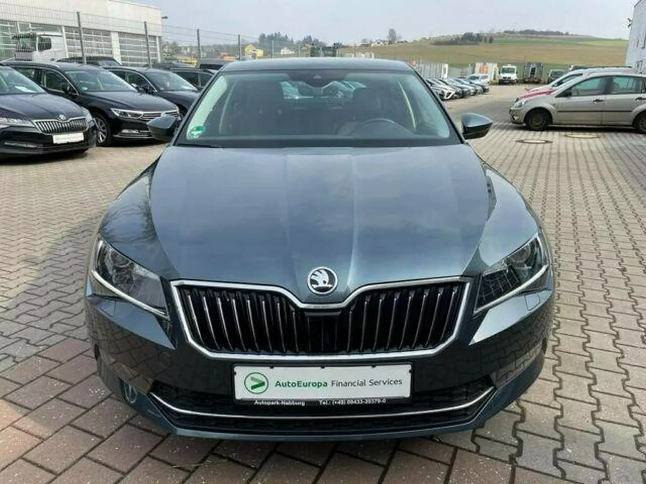 praktycznie-nowa-skoda-superb