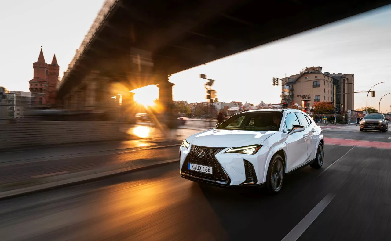 Lexus UX 2023