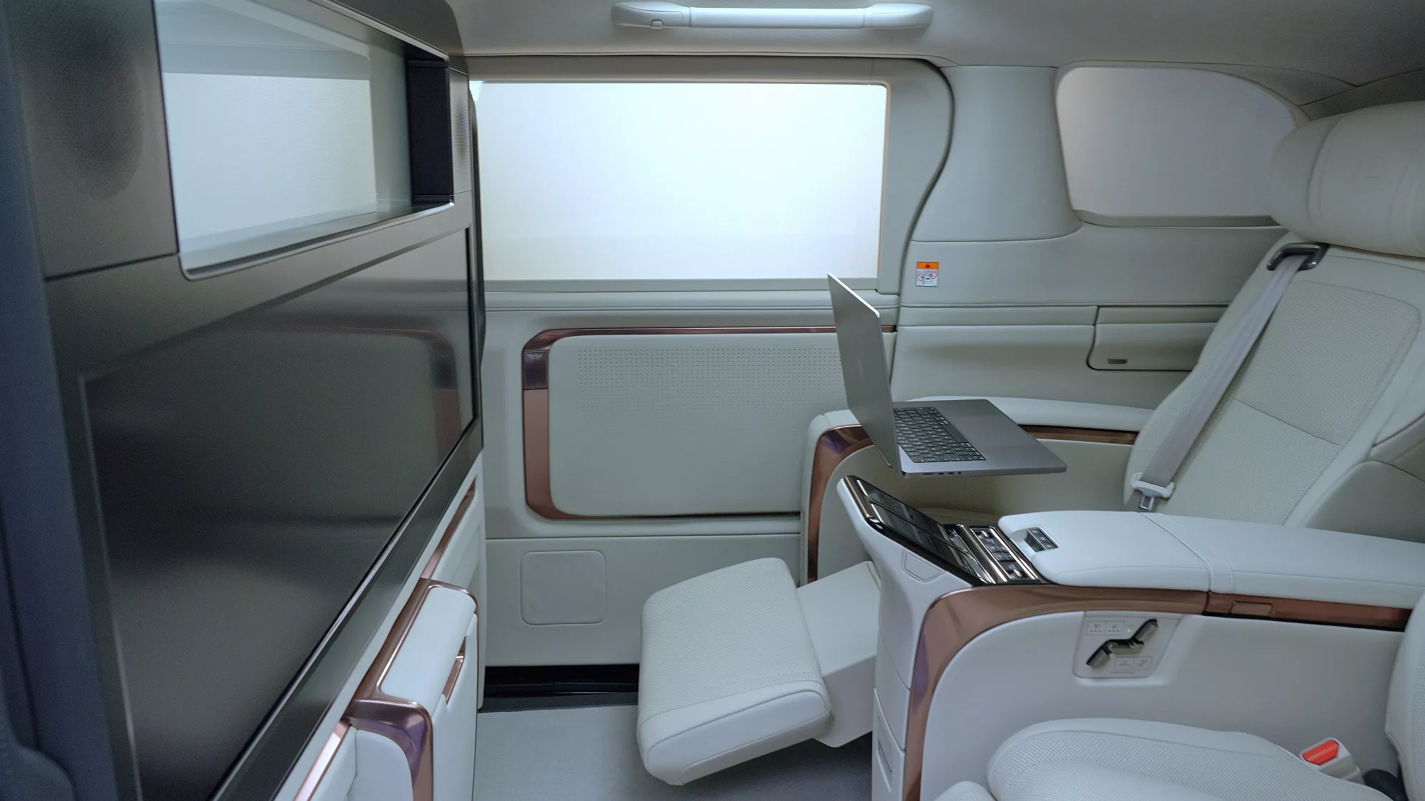 Lexus LM / 4-miejscowy