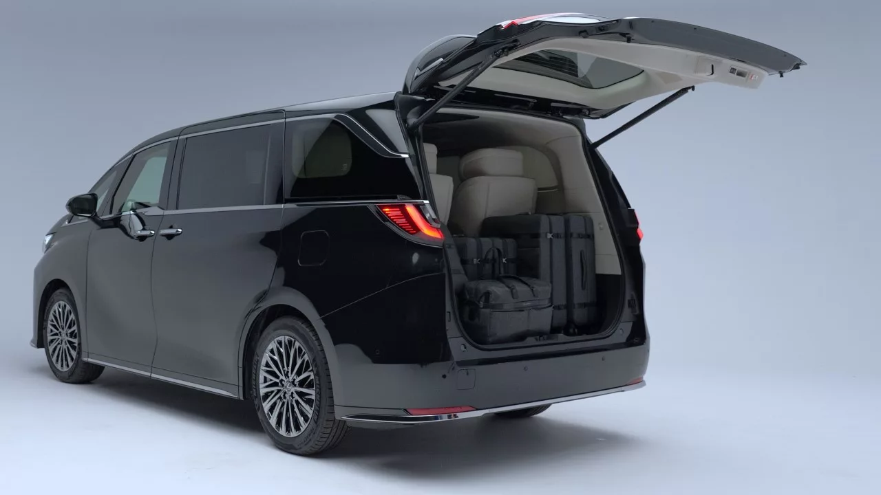 Lexus LM / bagażnik