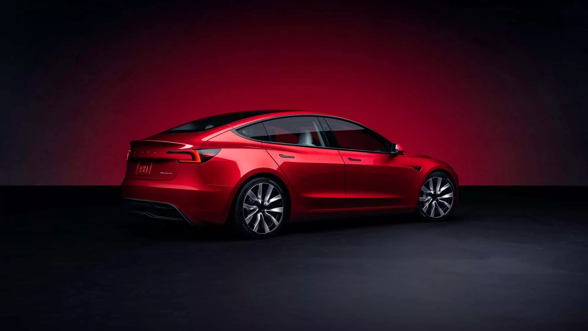 2024-tesla-model-3-2
