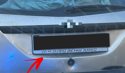 Jechał pijany z napisem „co mi zrobisz jak mnie złapiesz…”. Zgodnie z życzeniem policjanci pokazali 18-latkowi co się z nim stanie