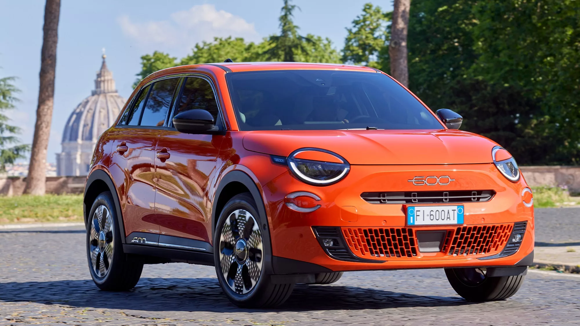 Nowy Fiat 600e La Prima