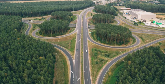 Ostatni weekend wakacji to szczególnie wzmożony ruch na drogach. Zadbajmy razem o wspólne bezpieczeństwo