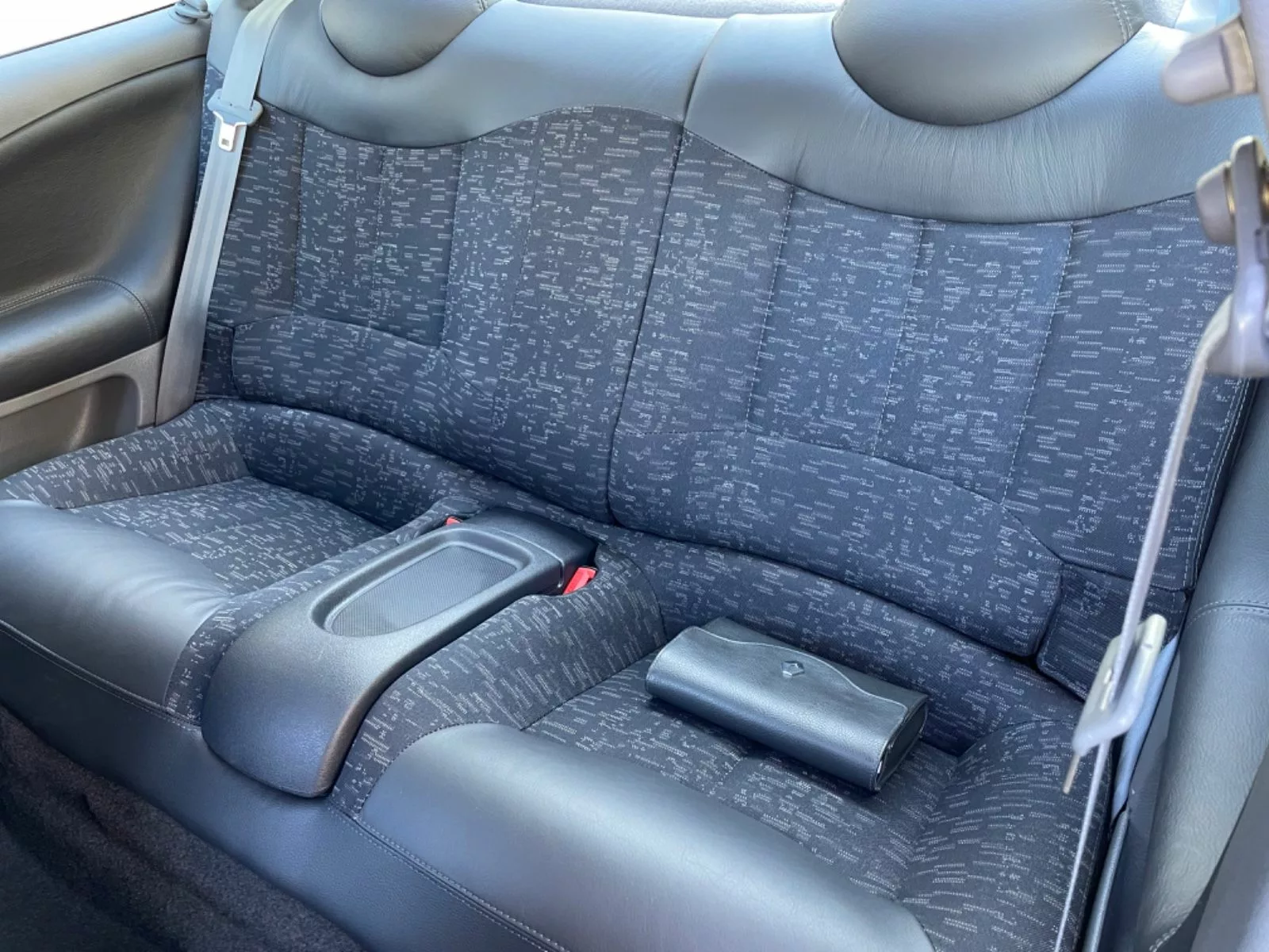 uzywane-renault-megane-coupe-2