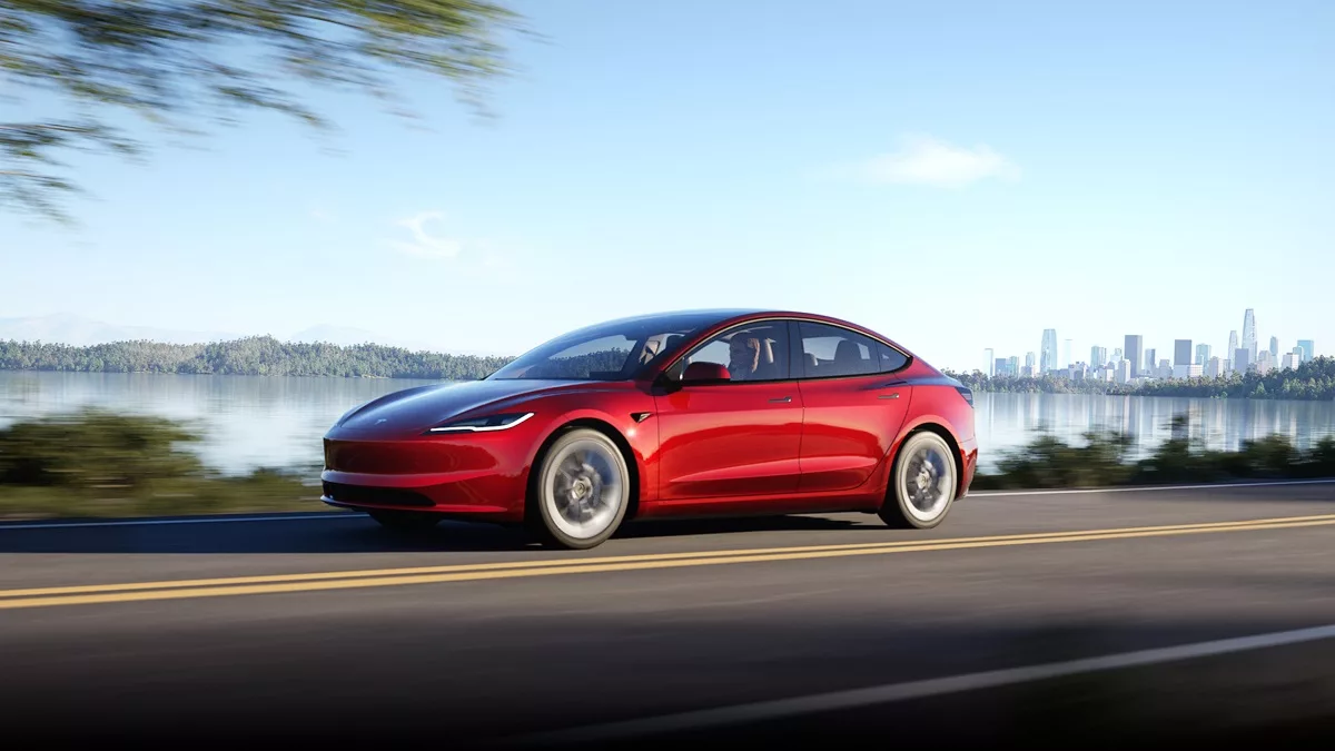 Dacia czy Tesla Model 3 foto materiały producenta