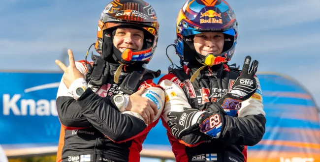 Kalle Rovanpera (z prawej) i Jonne Halttunen są już dwukrotnymi rajdowymi mistrzami świata