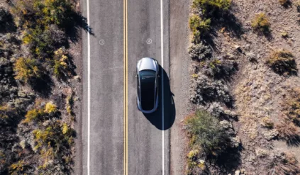 Tesla Model Y / z góry