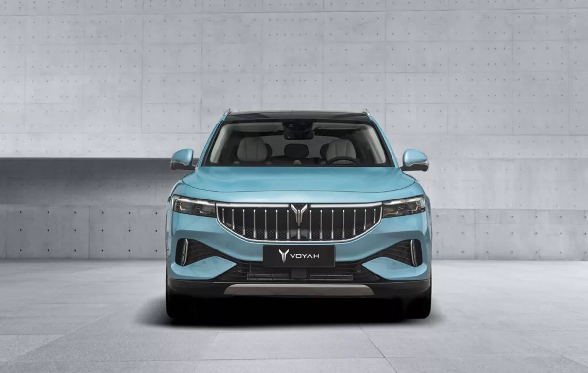 SUV VOYAH-FREE-Cloud-blue-suv fron