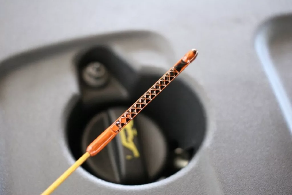 czarny-olej-z-silnika-diesla