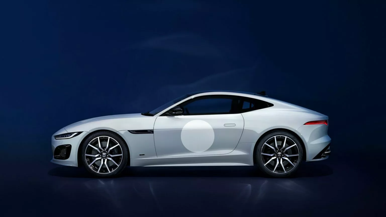 jaguar-zegna-silniki-spalinowe