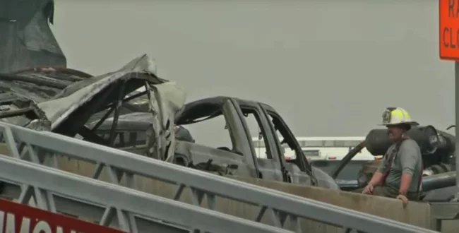 Smog przyczyną śmiertelnego karambolu. W pożarze stanęło 168 aut – 8 osób nie żyje