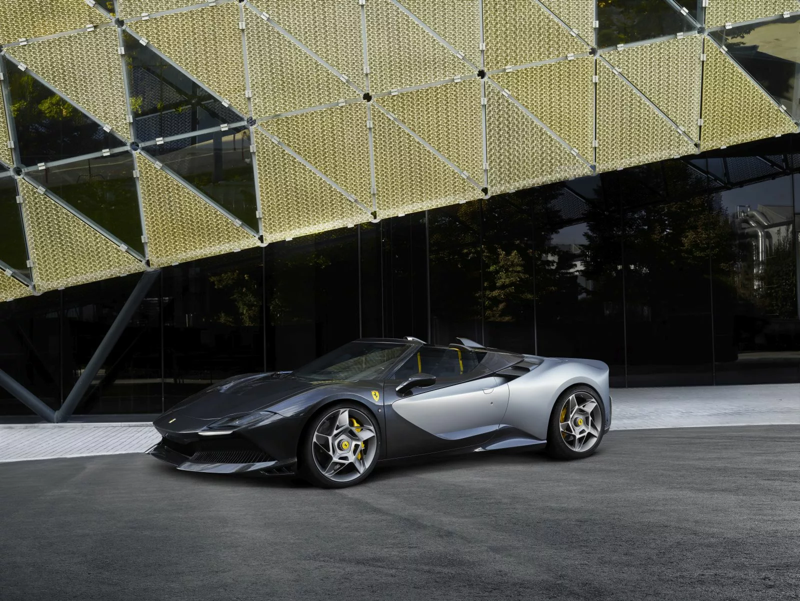 najnowsze-ferrari-sp8
