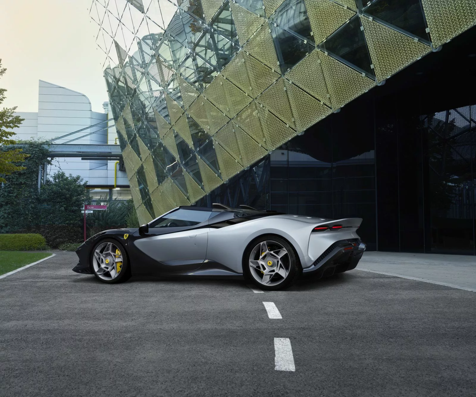 najnowsze-ferrari-sp8