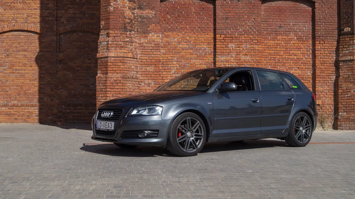 samochod audi a3 8p uzywany bok