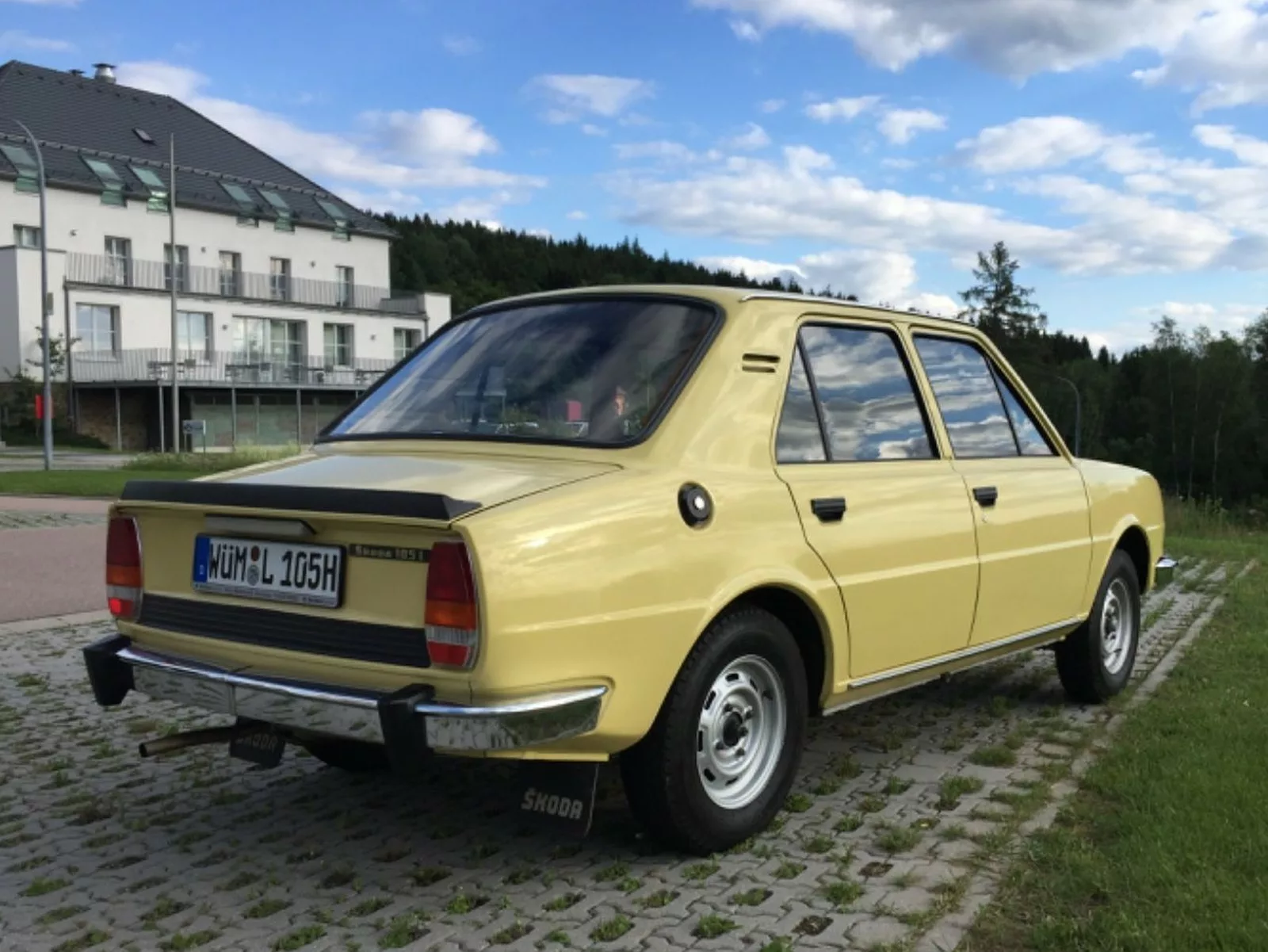 skoda-105-l-niski-przebieg