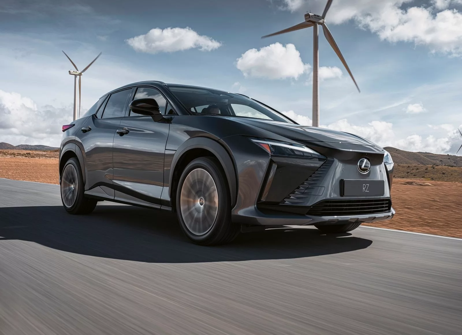 zasieg-samochodow-elektrycznych-lexus