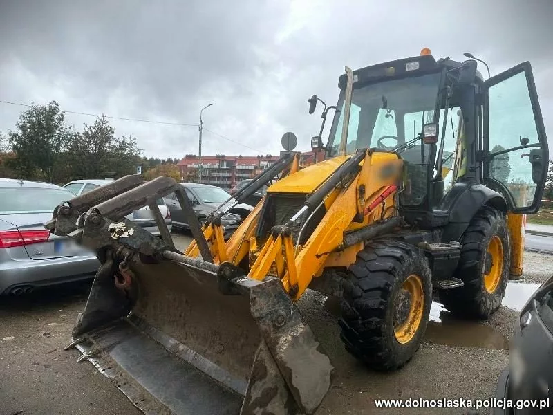 Kierował koparko – ładowarką mając 3 zakazy prowadzenia pojazdów Kierował koparko – ładowarką mając 3 zakazy prowadzenia pojazdów