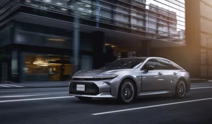 Toyota zaprezentowała nowy zasilany wodorem model. Ten samochód z pewnością was zaskoczy