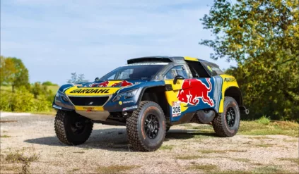 Peugeot 3008 DKR Dakar Loeb front