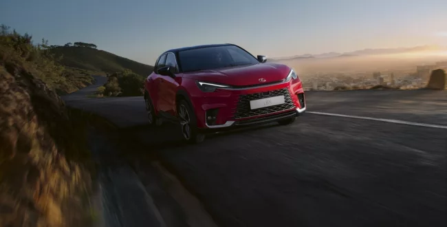 Nowy Lexus LBX zachwyca innowacyjnością. To pierwsza taka hybryda marki