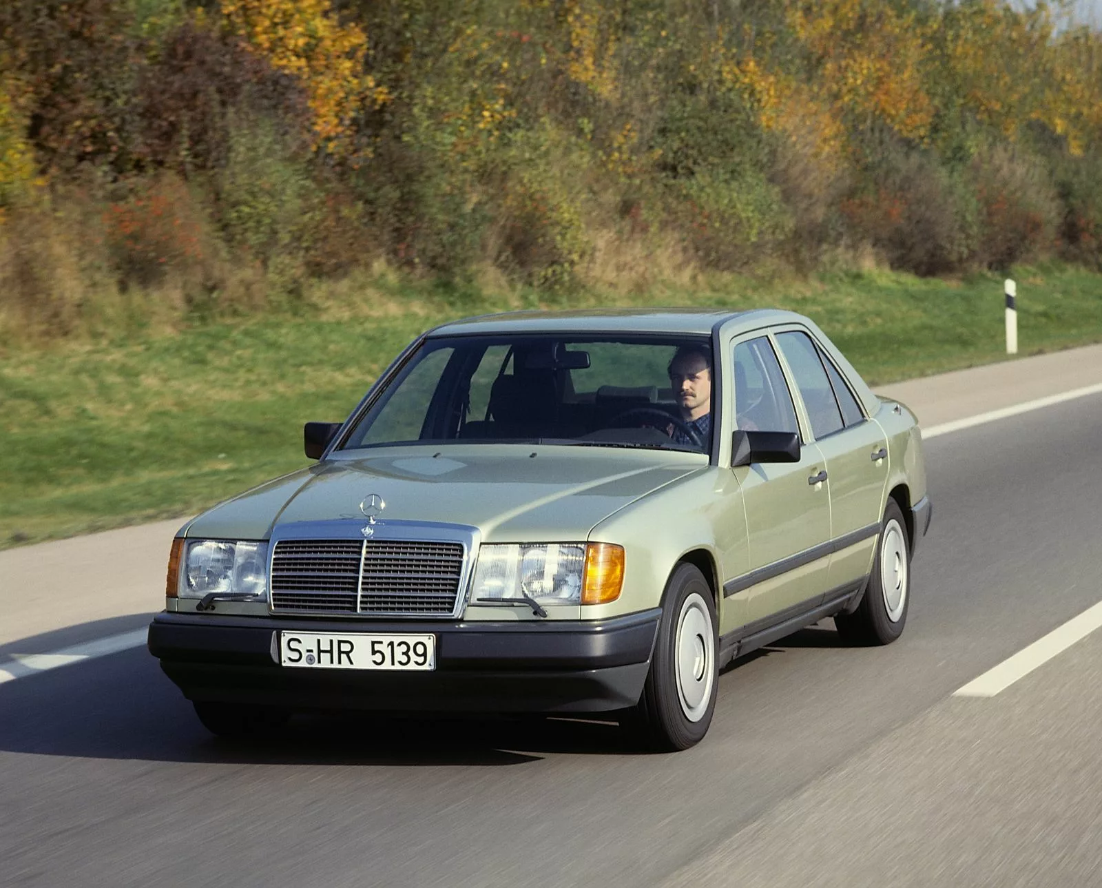 niezniszczalny-mercedes-w124