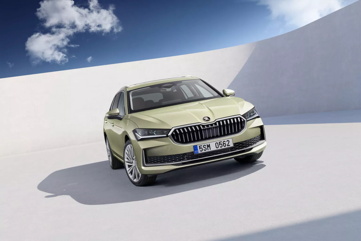 nowa-skoda-superb-2024